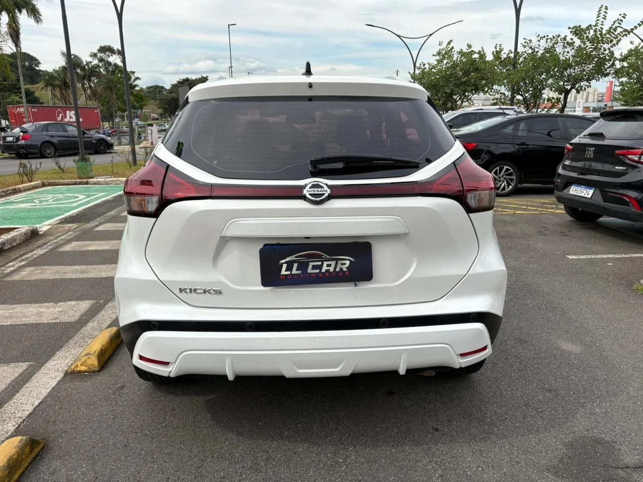NISSAN KICKS