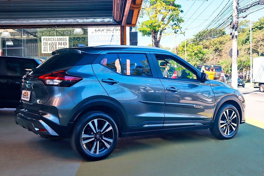 NISSAN KICKS