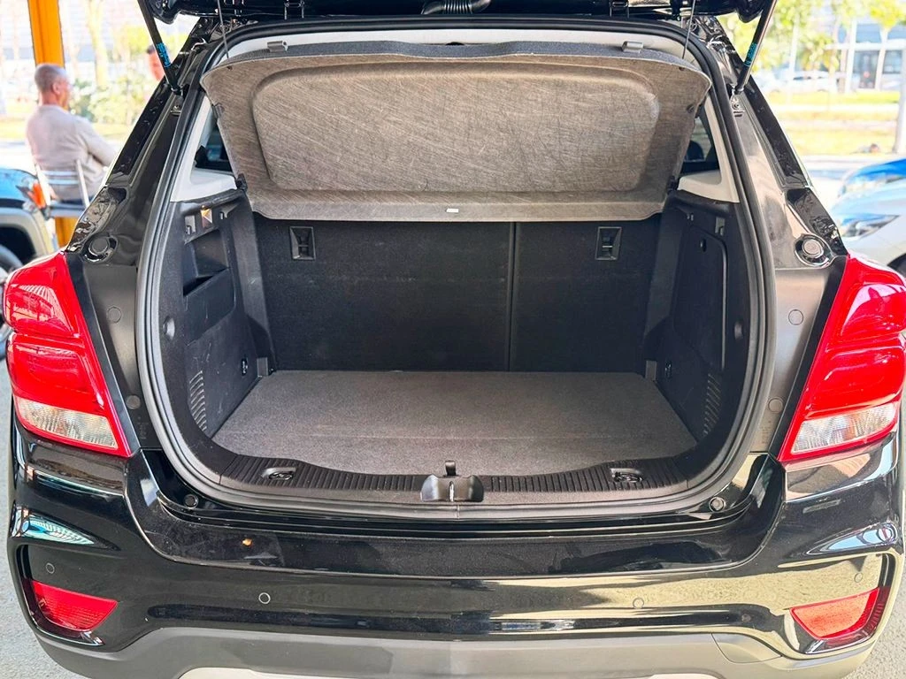 CHEVROLET TRACKER