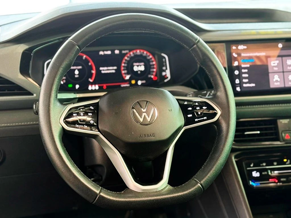 VOLKSWAGEN TAOS