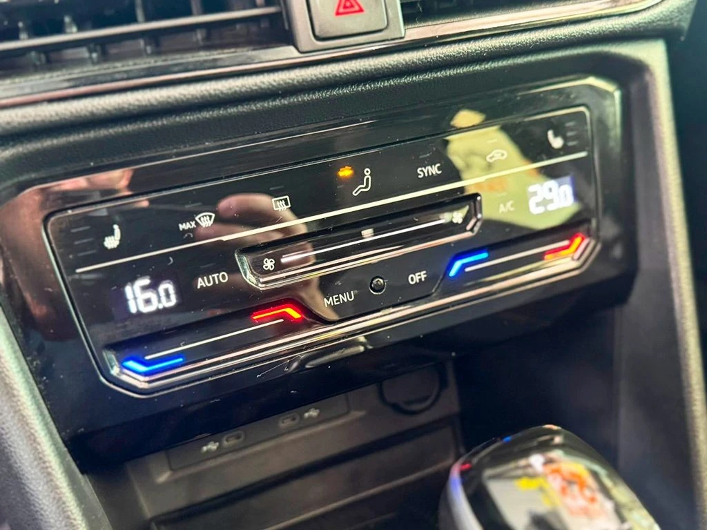 VOLKSWAGEN TAOS