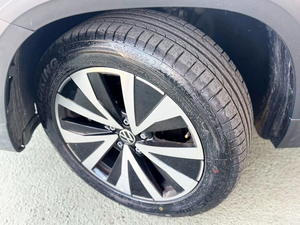 VOLKSWAGEN TAOS