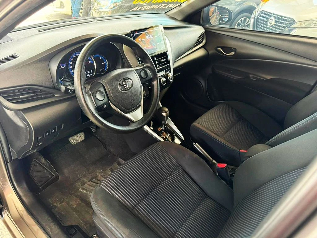 TOYOTA YARIS