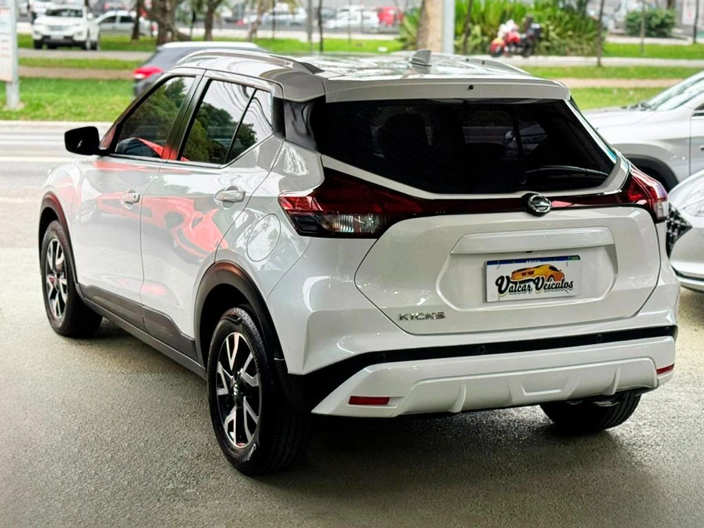 NISSAN KICKS