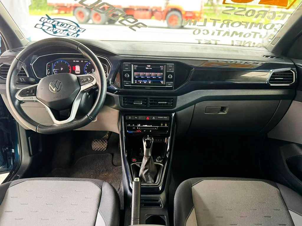 VOLKSWAGEN T-CROSS