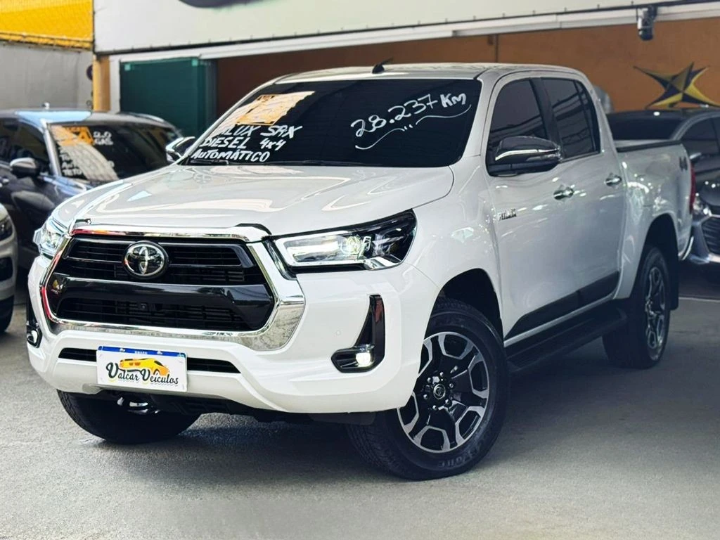 TOYOTA HILUX