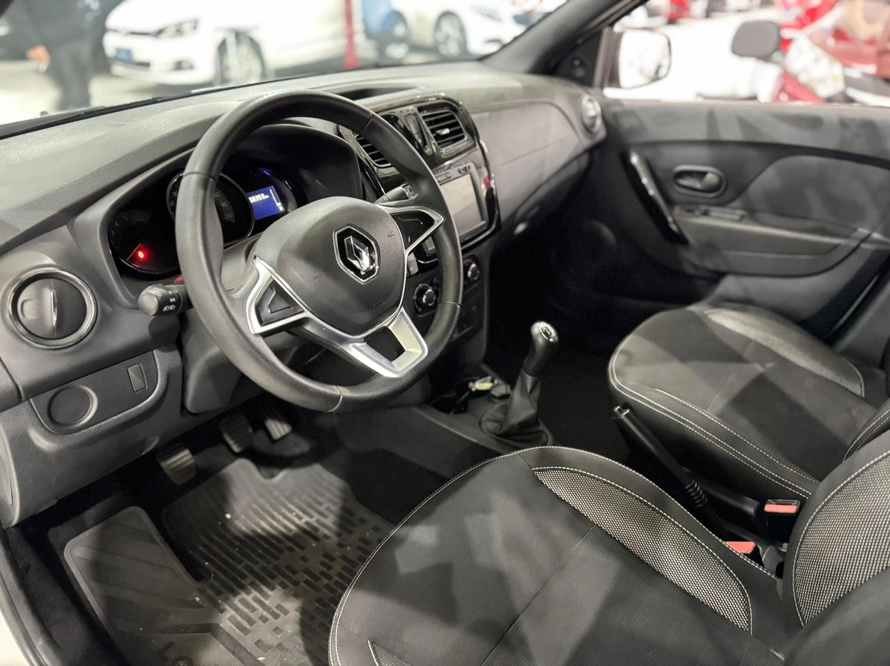 RENAULT LOGAN