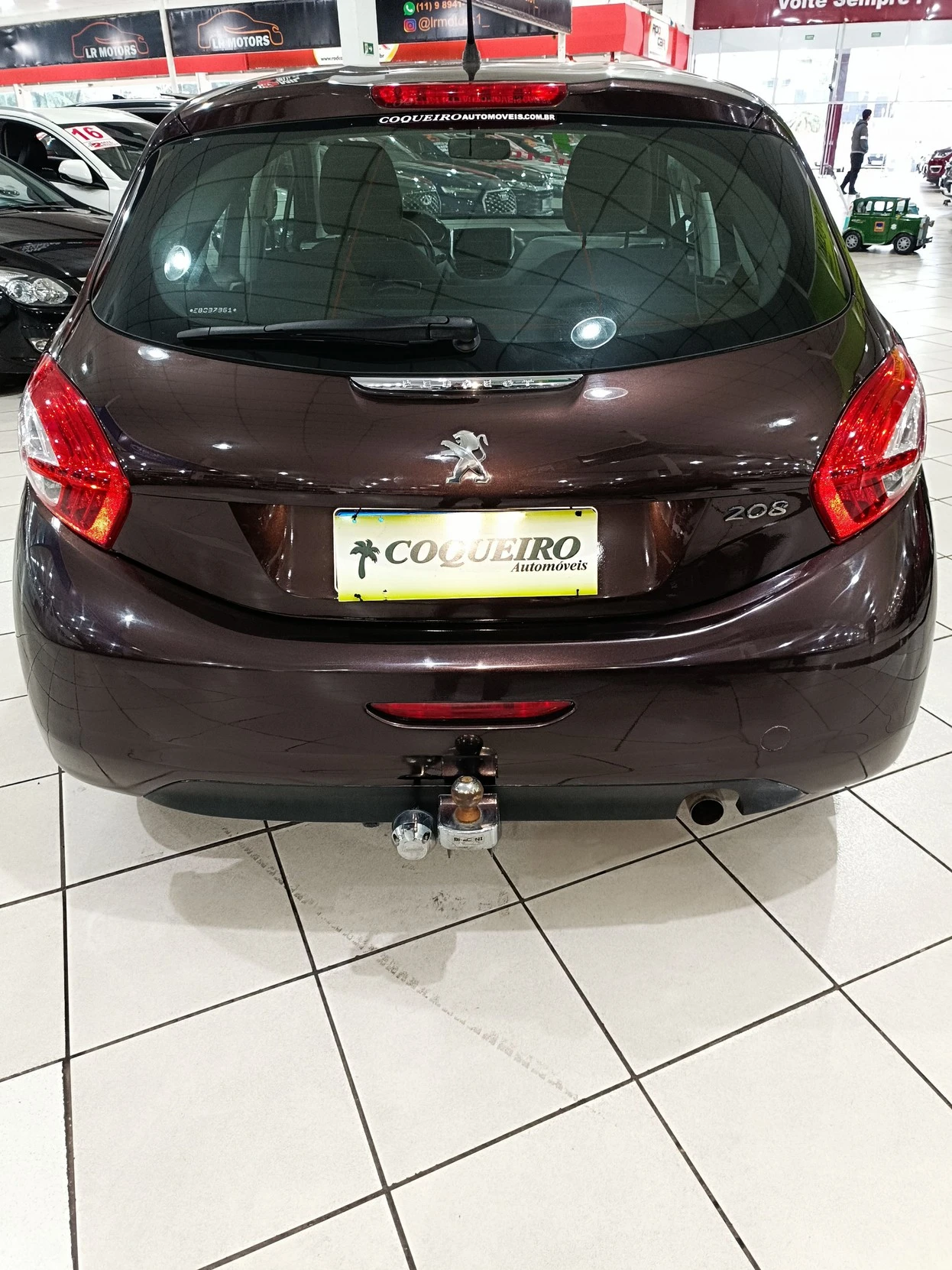 PEUGEOT 208