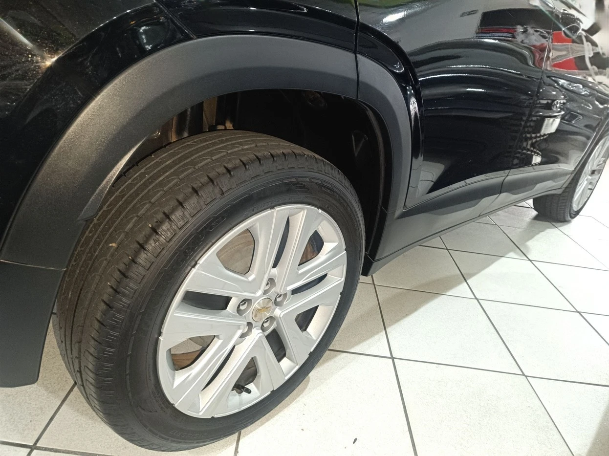 CHEVROLET TRACKER
