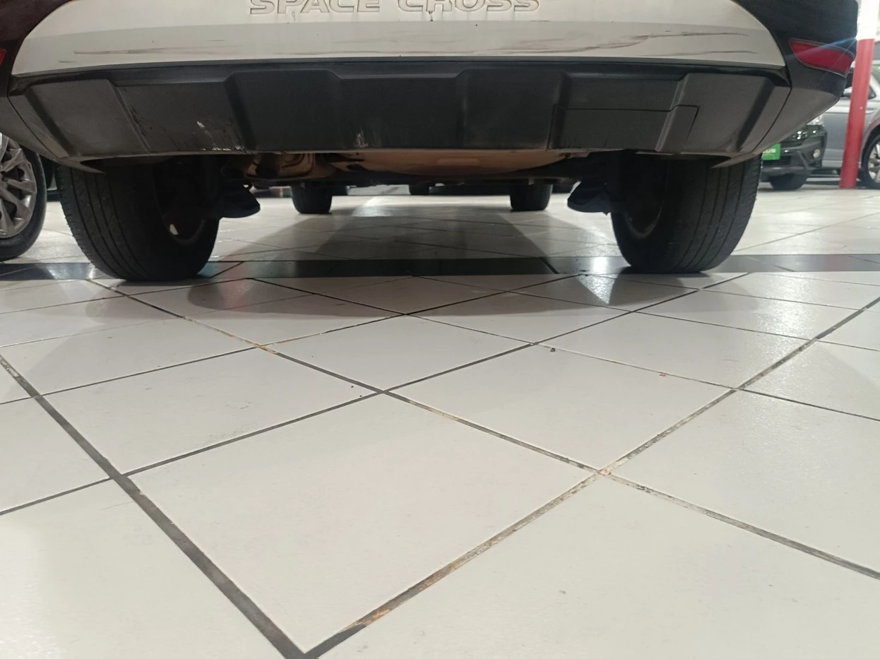 VOLKSWAGEN SPACE CROSS