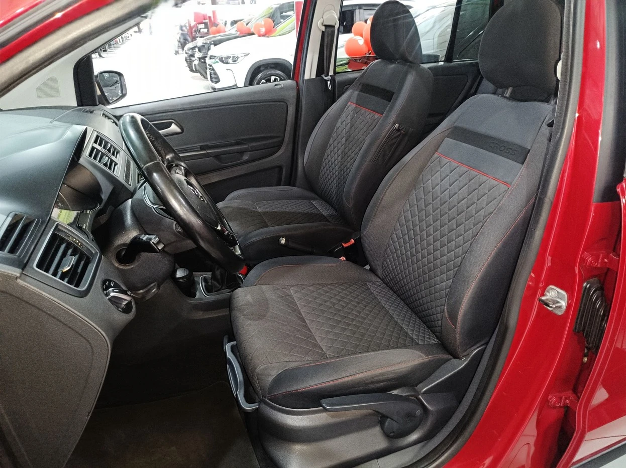 VOLKSWAGEN SPACE CROSS