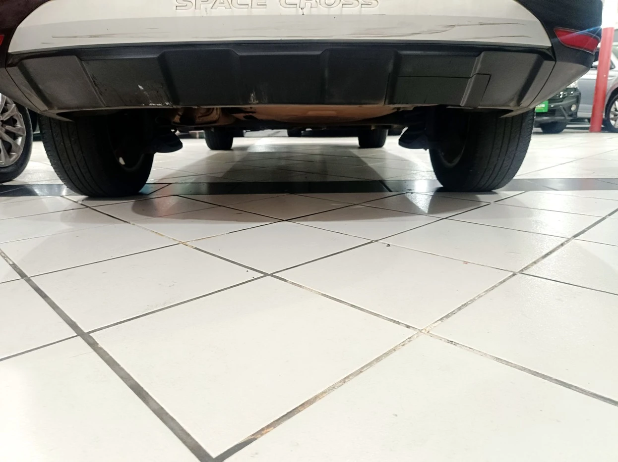 VOLKSWAGEN SPACE CROSS