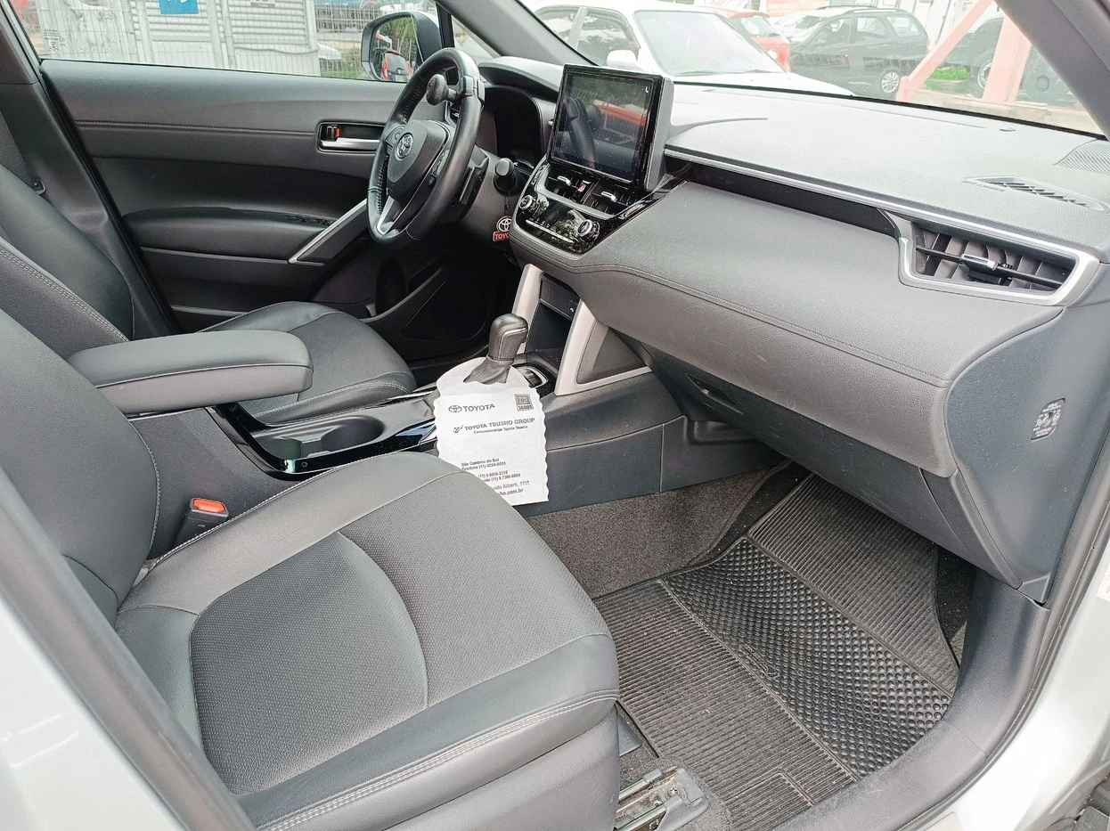 TOYOTA COROLLA CROSS