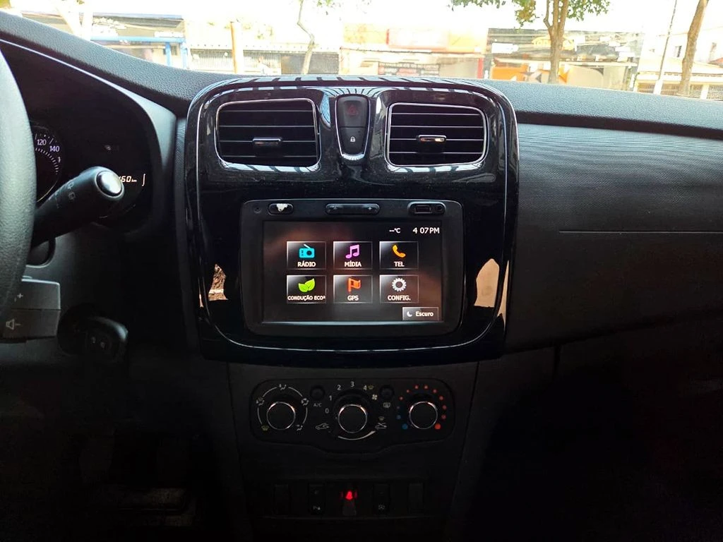 RENAULT SANDERO