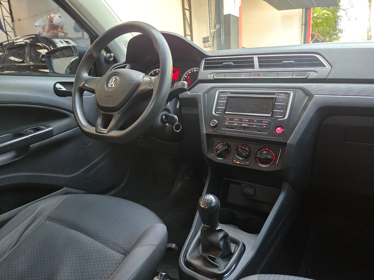VOLKSWAGEN VOYAGE