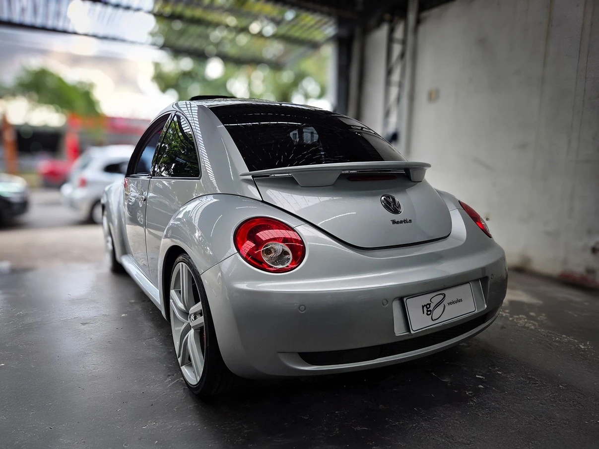 VOLKSWAGEN NEW BEETLE
