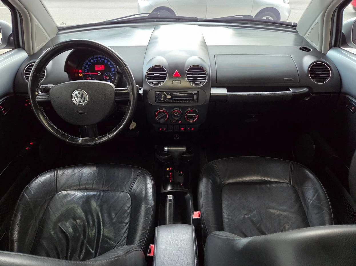 VOLKSWAGEN NEW BEETLE