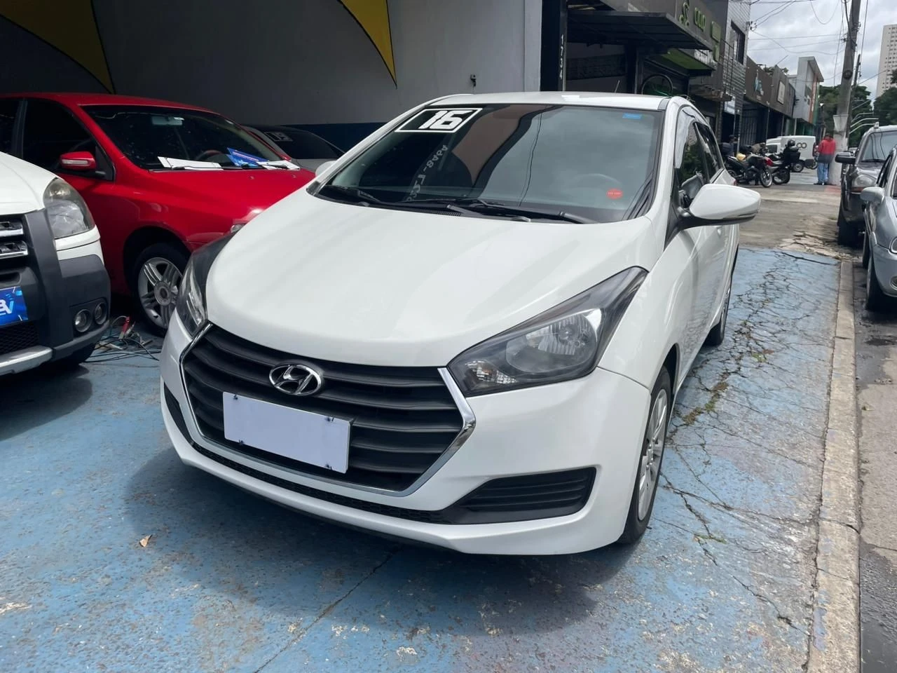 HYUNDAI HB20