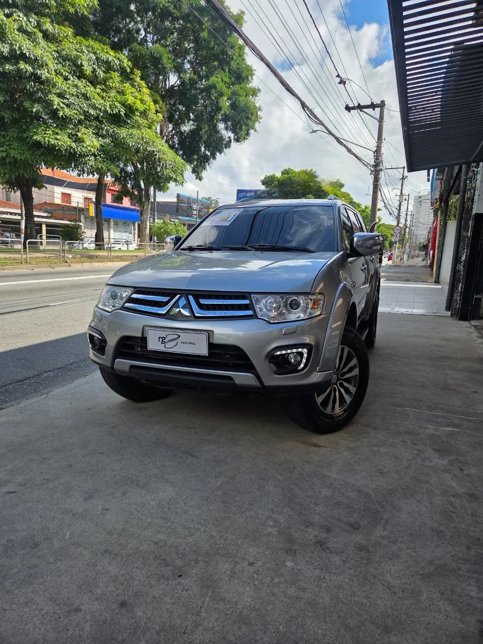 MITSUBISHI PAJERO