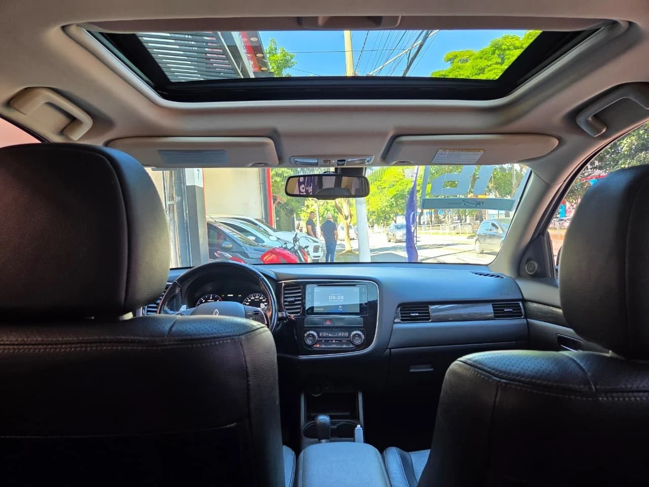 MITSUBISHI OUTLANDER