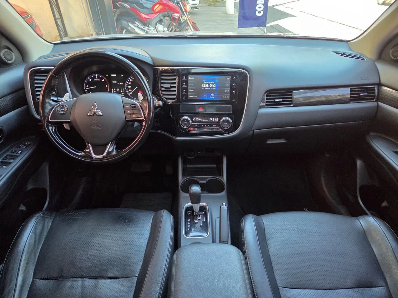 MITSUBISHI OUTLANDER