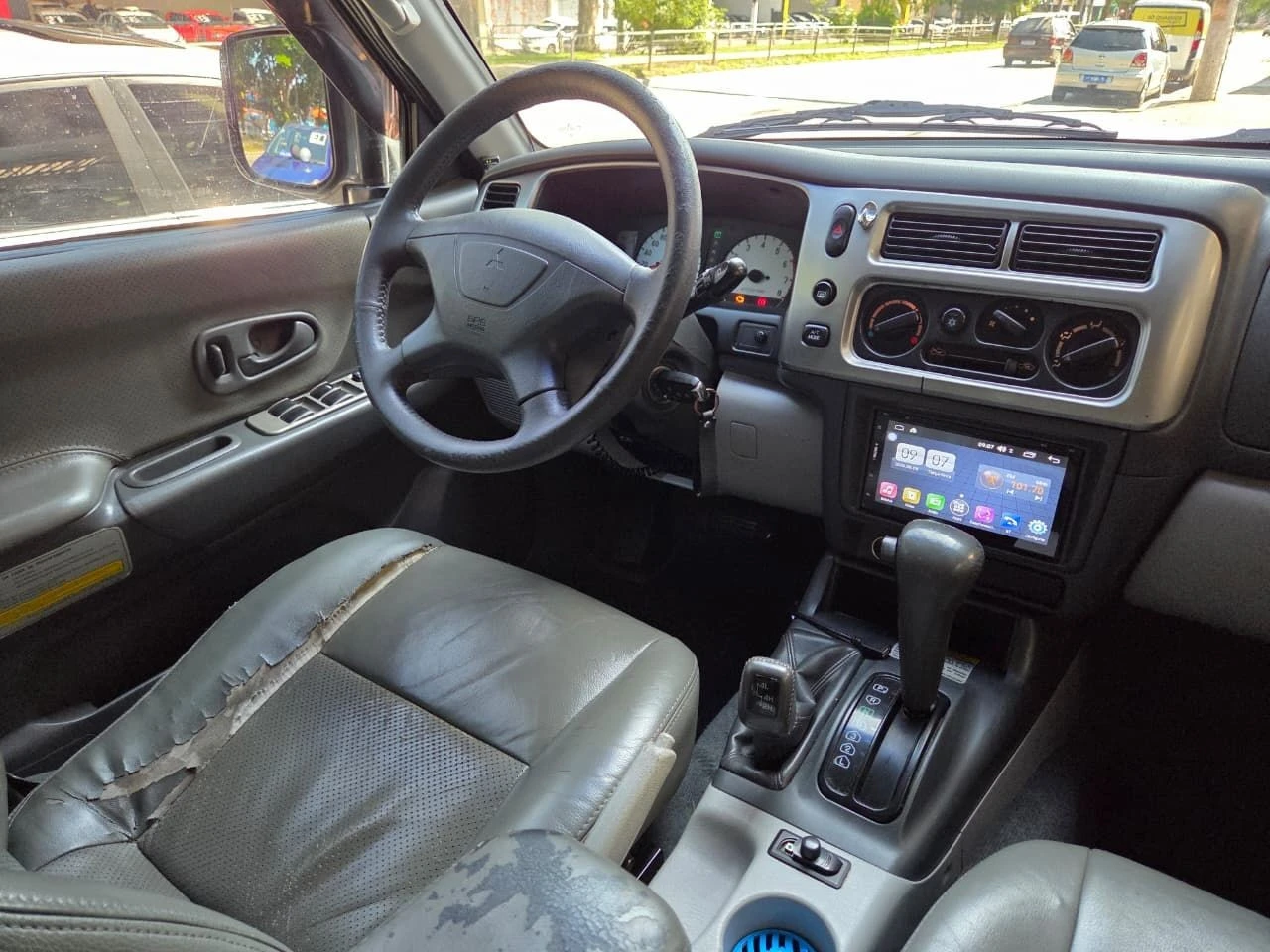 MITSUBISHI PAJERO SPORT