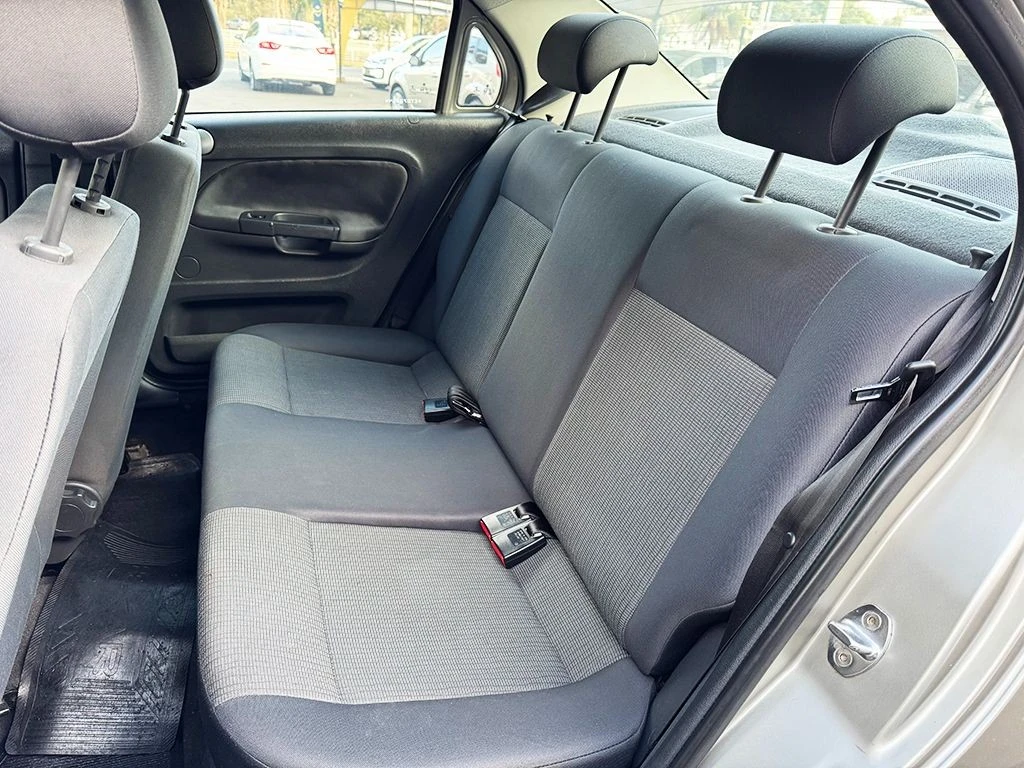 VOLKSWAGEN VOYAGE