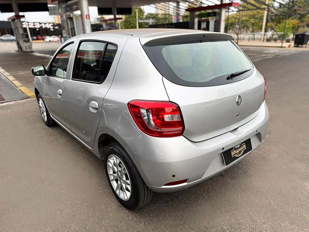 RENAULT SANDERO