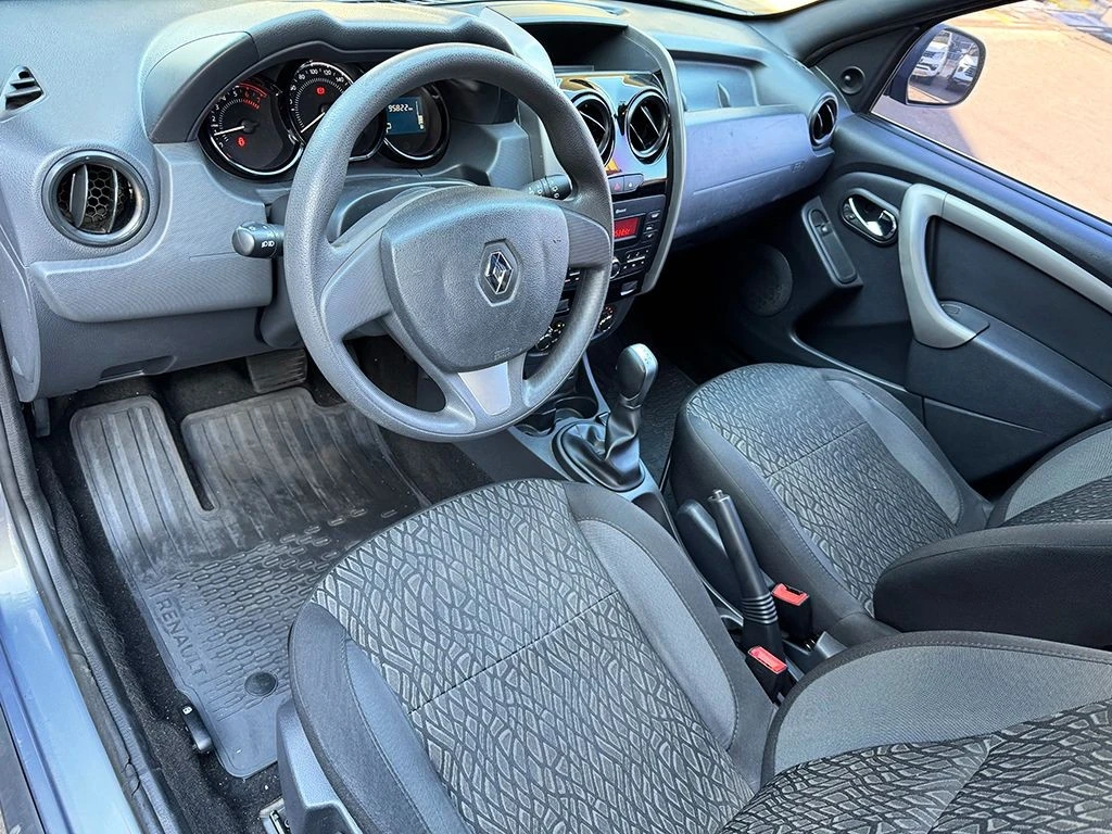 RENAULT DUSTER