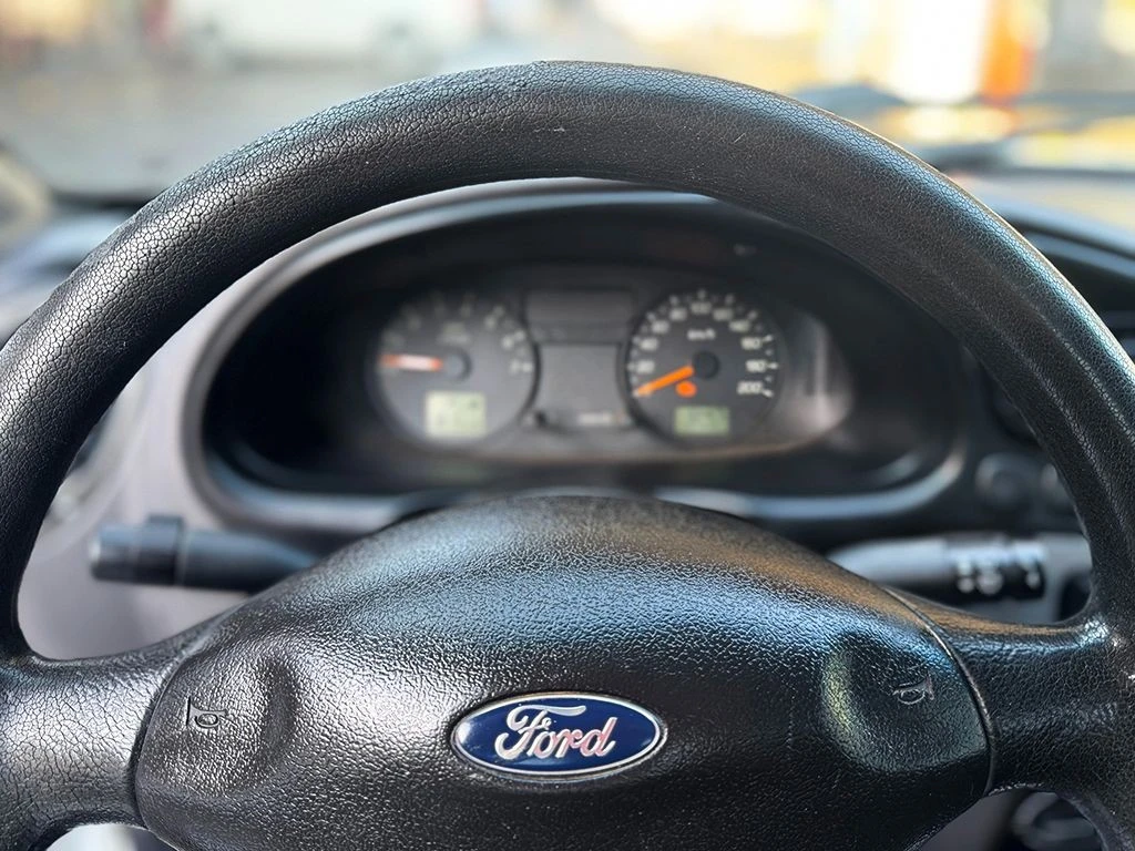 FORD COURIER