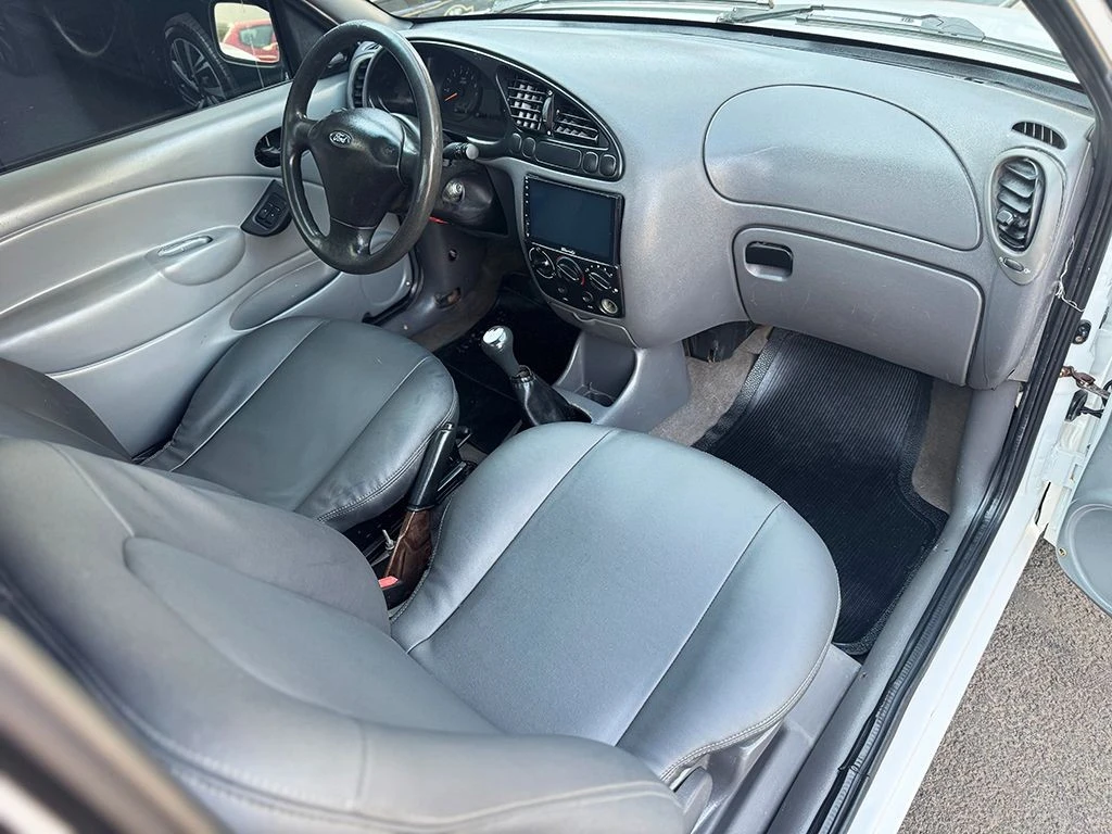 FORD COURIER