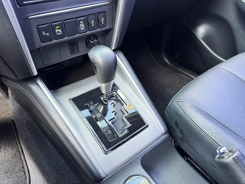 MITSUBISHI L200 TRITON