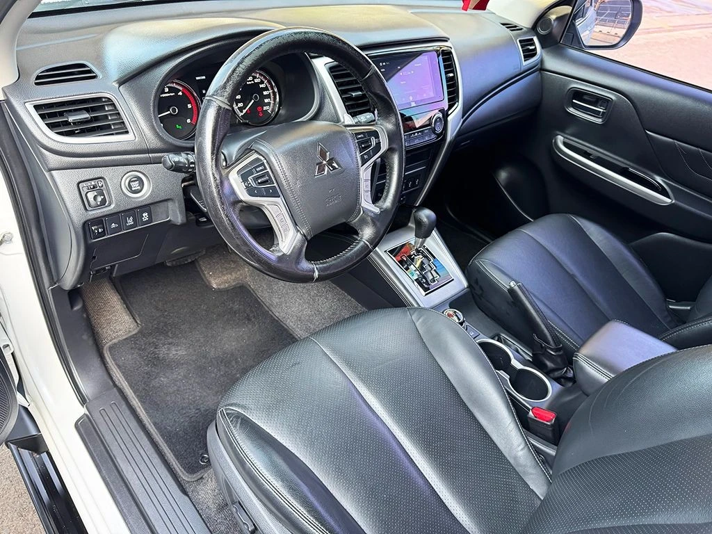 MITSUBISHI L200 TRITON