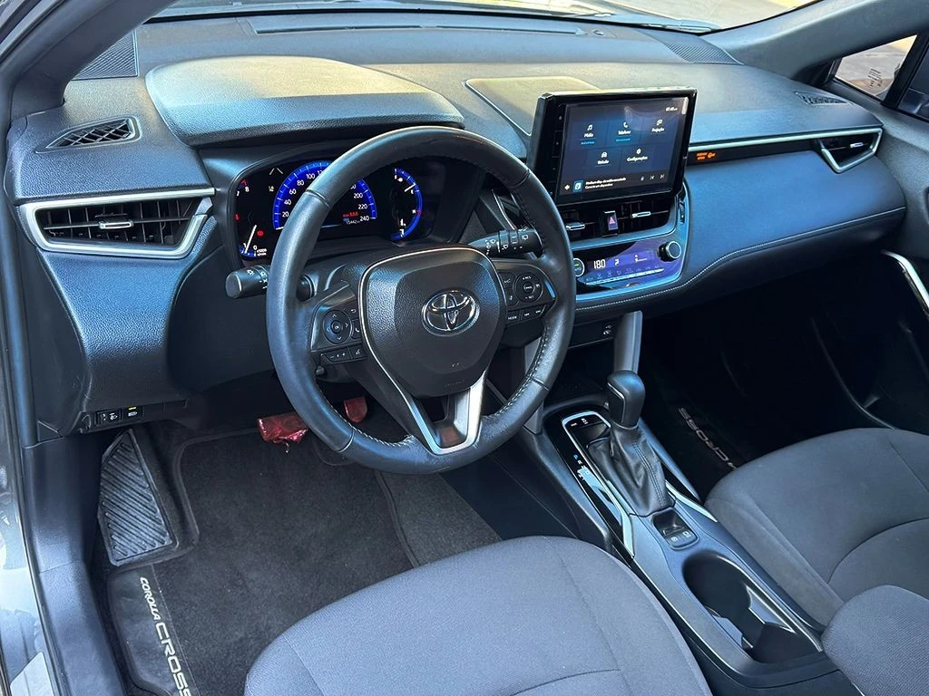 TOYOTA COROLLA CROSS