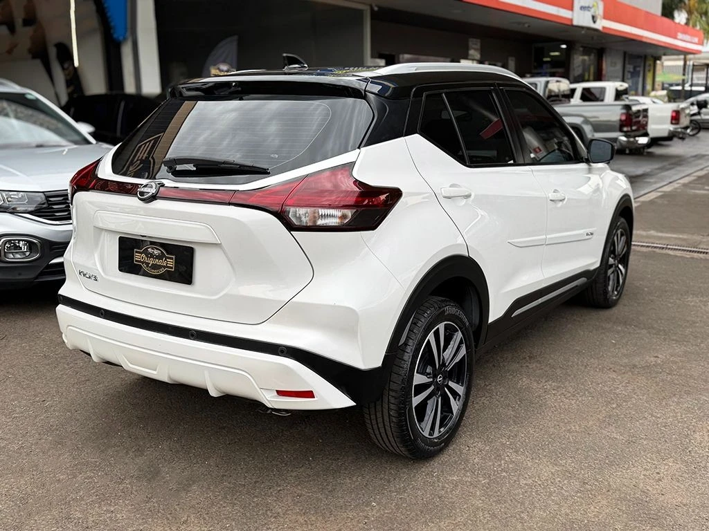 NISSAN KICKS