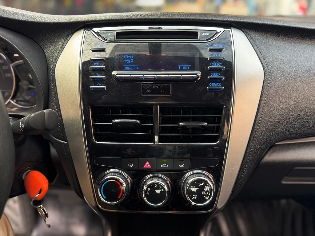 TOYOTA YARIS