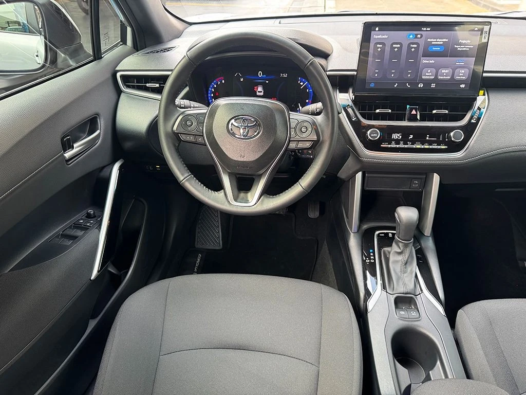 TOYOTA COROLLA CROSS