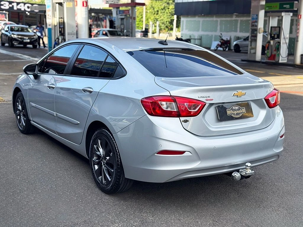 CHEVROLET CRUZE