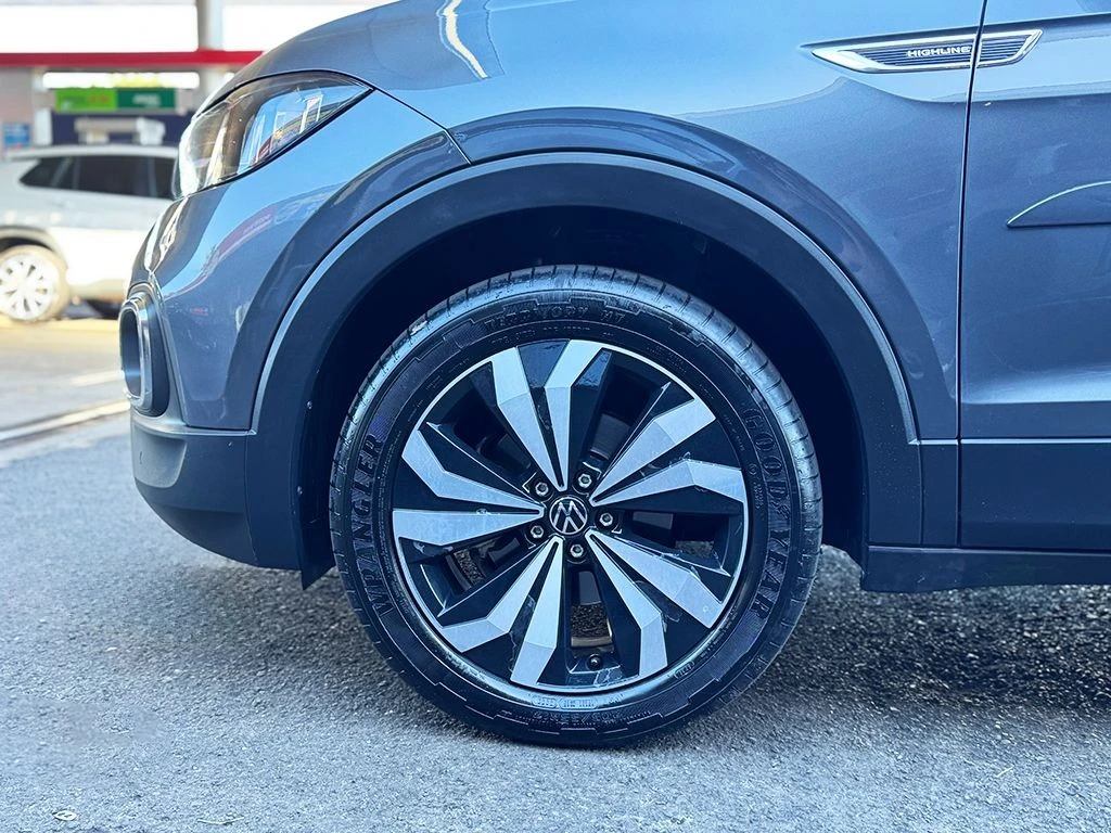 VOLKSWAGEN T-CROSS