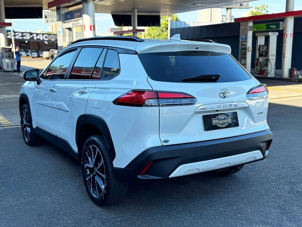 TOYOTA COROLLA CROSS