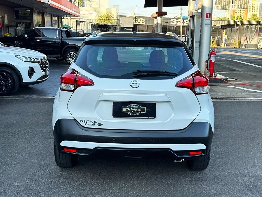 NISSAN KICKS