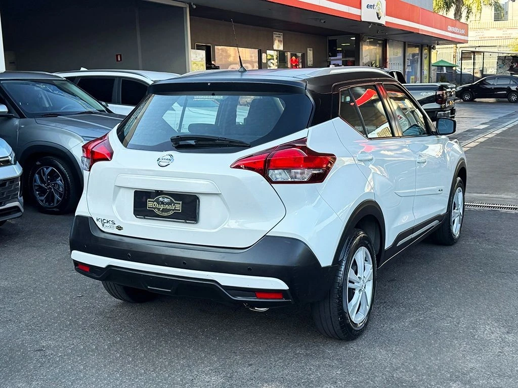NISSAN KICKS