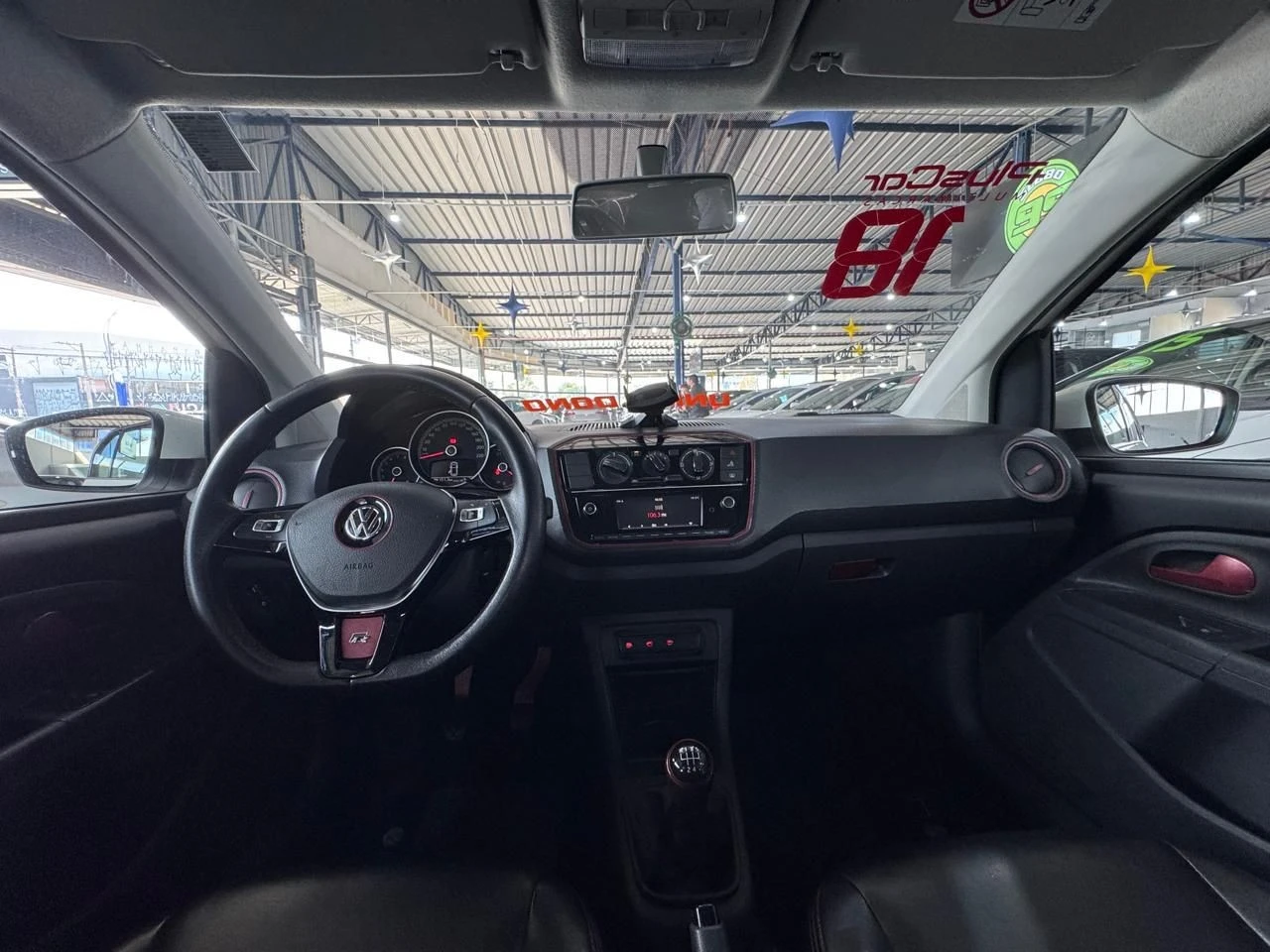 VOLKSWAGEN UP