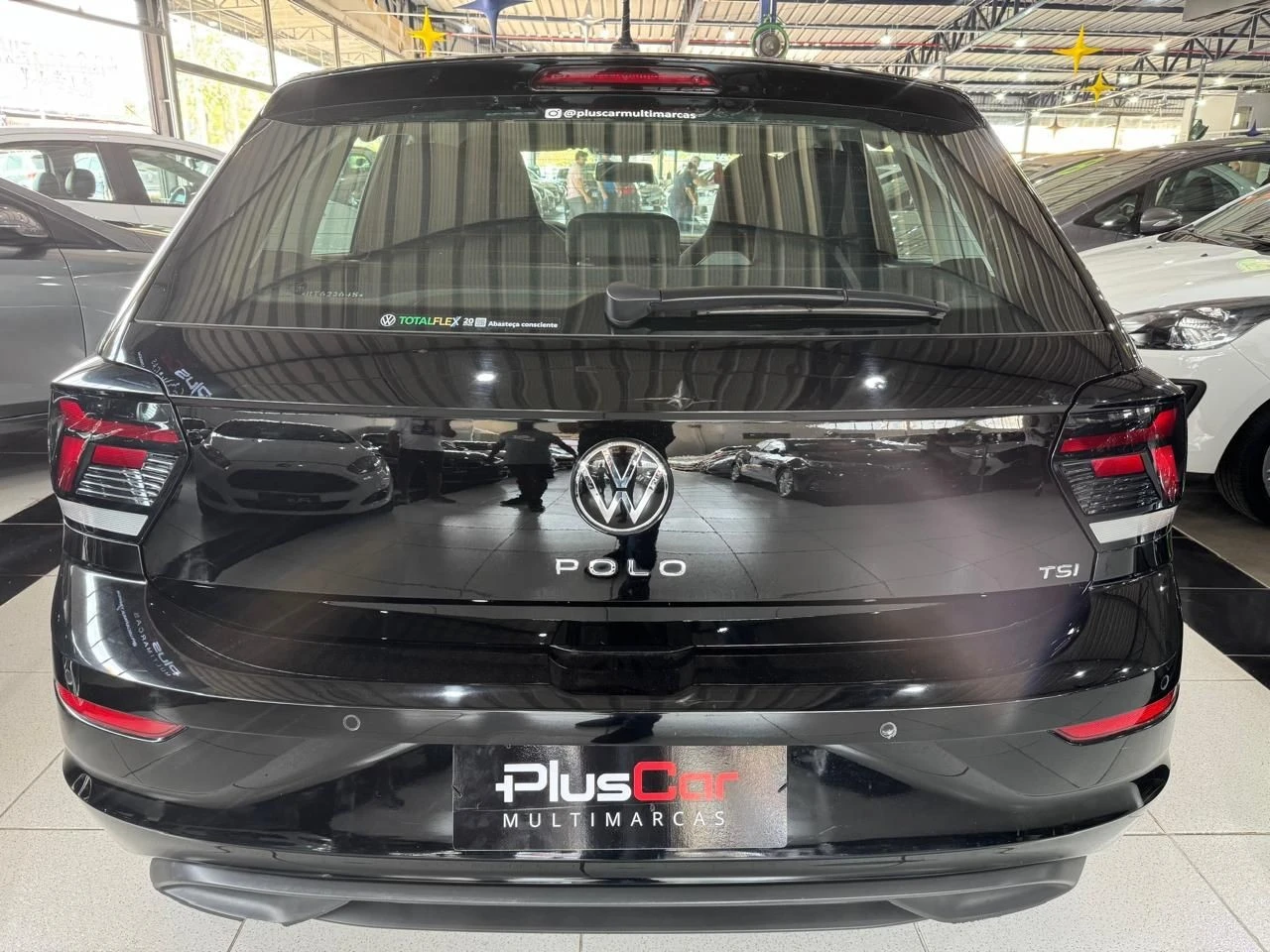 VOLKSWAGEN POLO