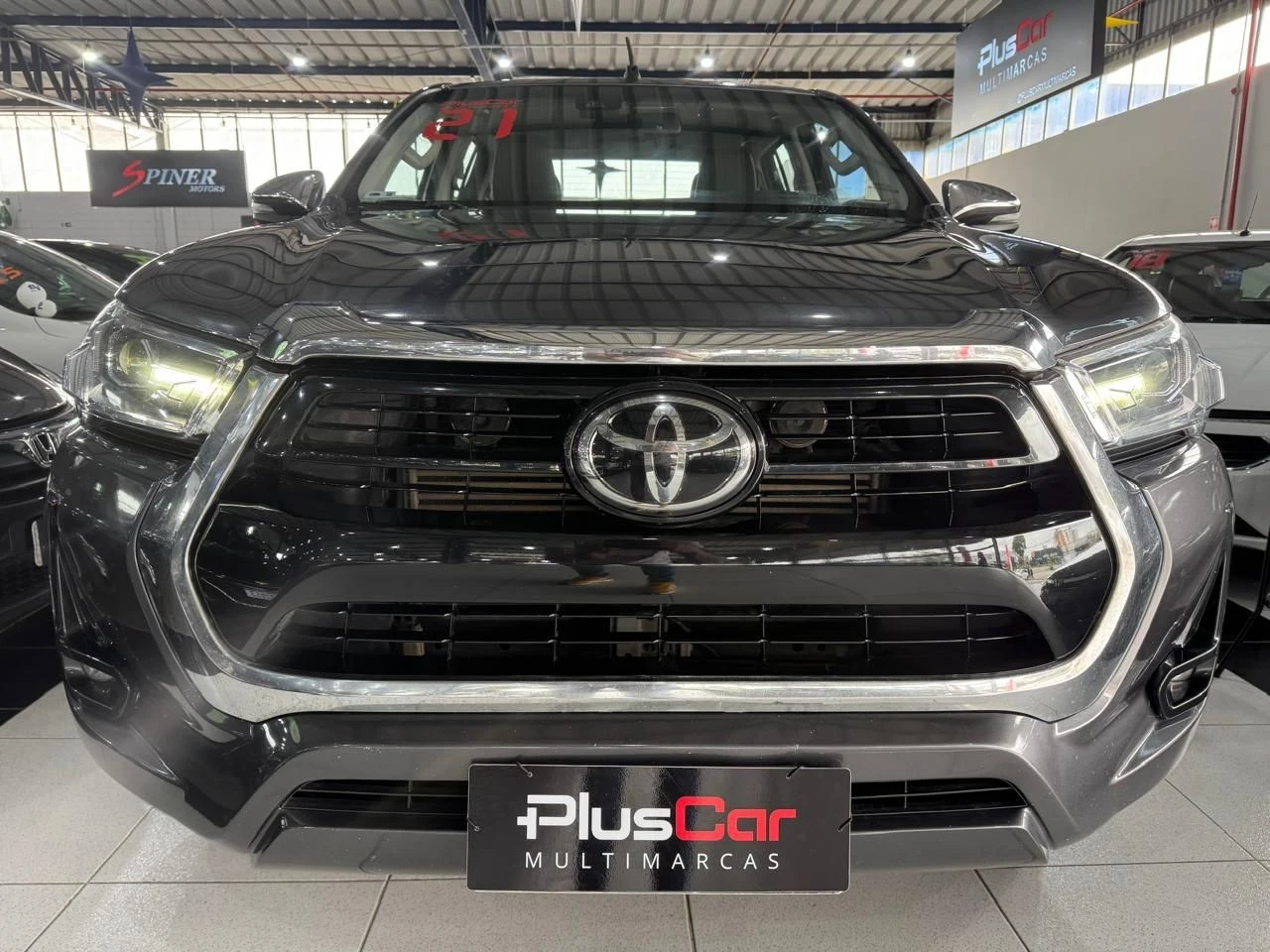 TOYOTA HILUX