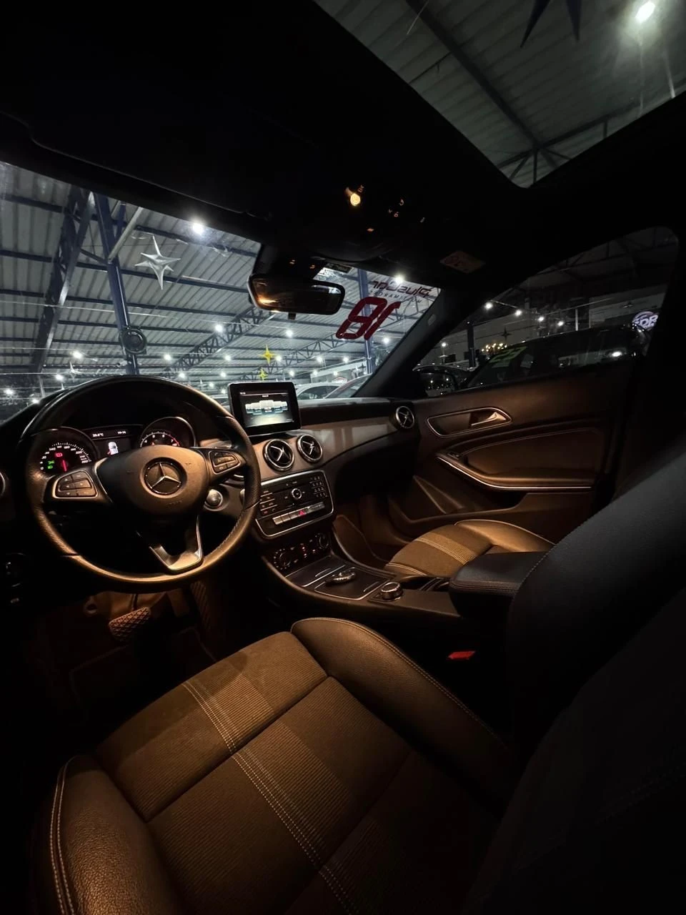 MERCEDES-BENZ CLA 200