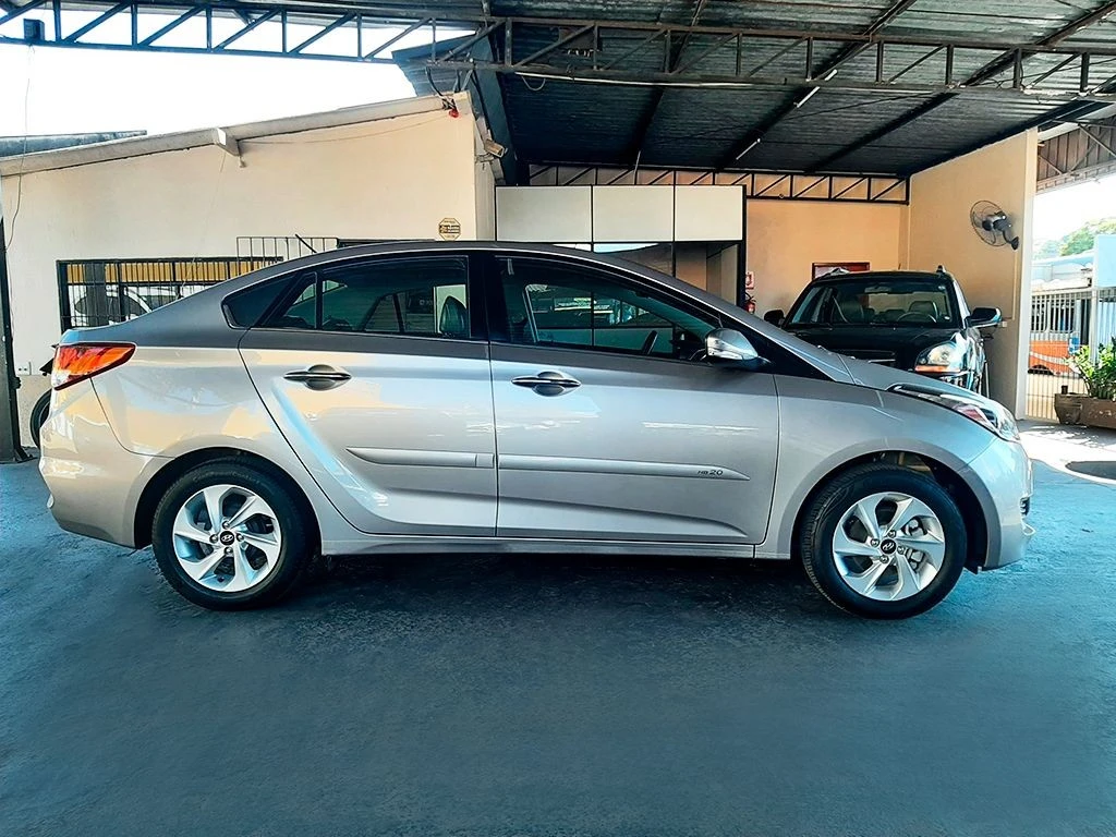 HYUNDAI HB20S