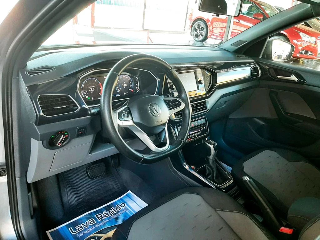 VOLKSWAGEN T-CROSS