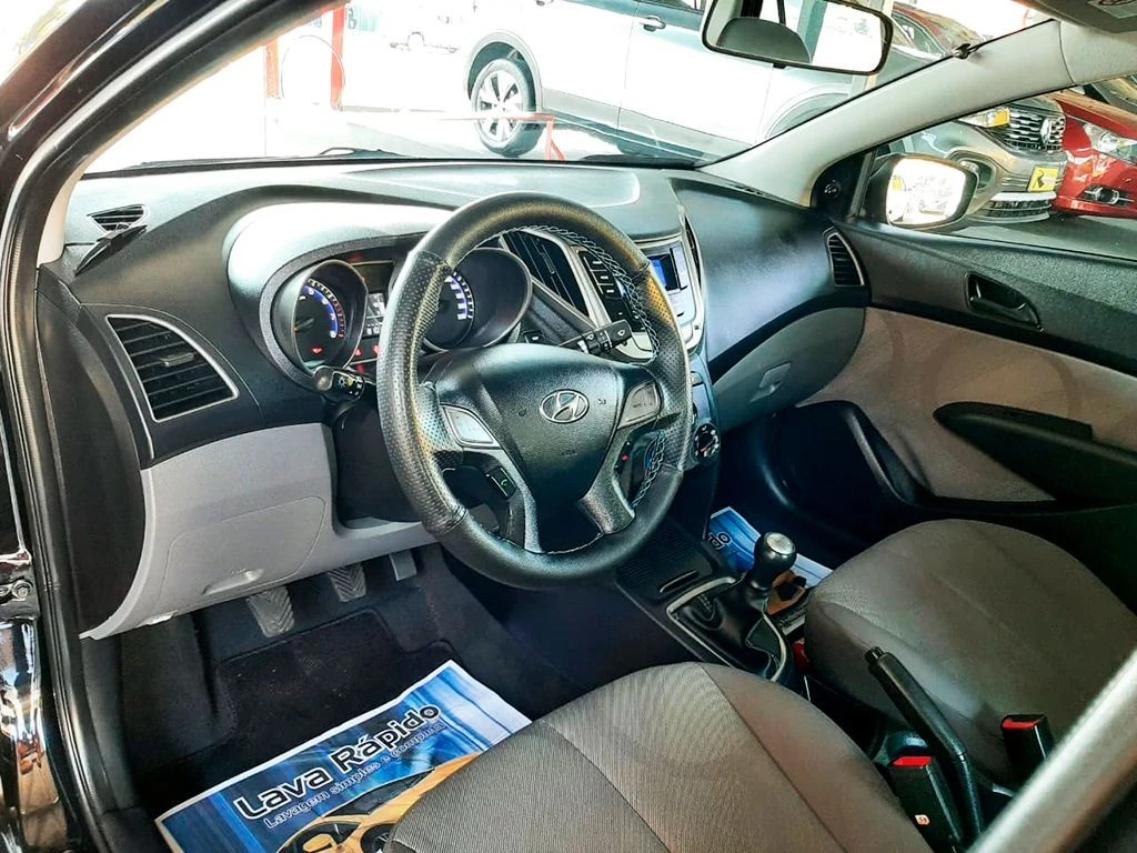 HYUNDAI HB20S