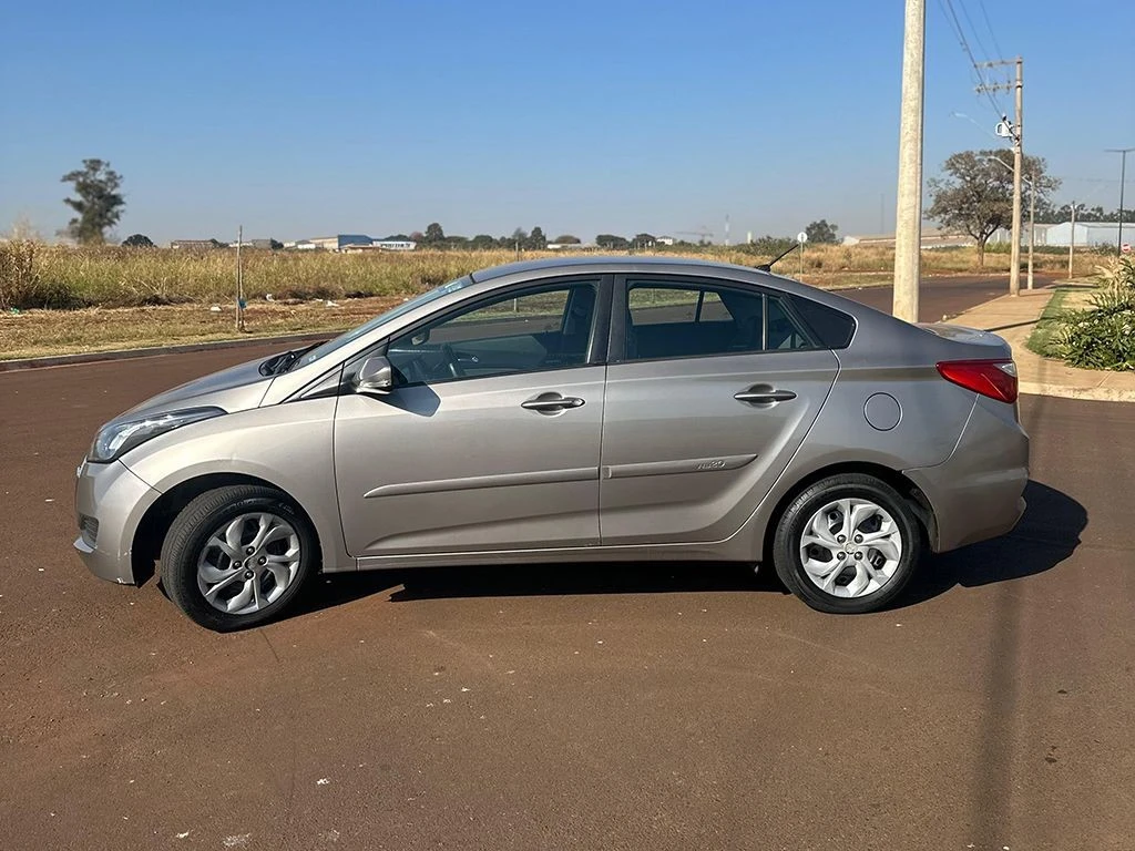 HYUNDAI HB20S